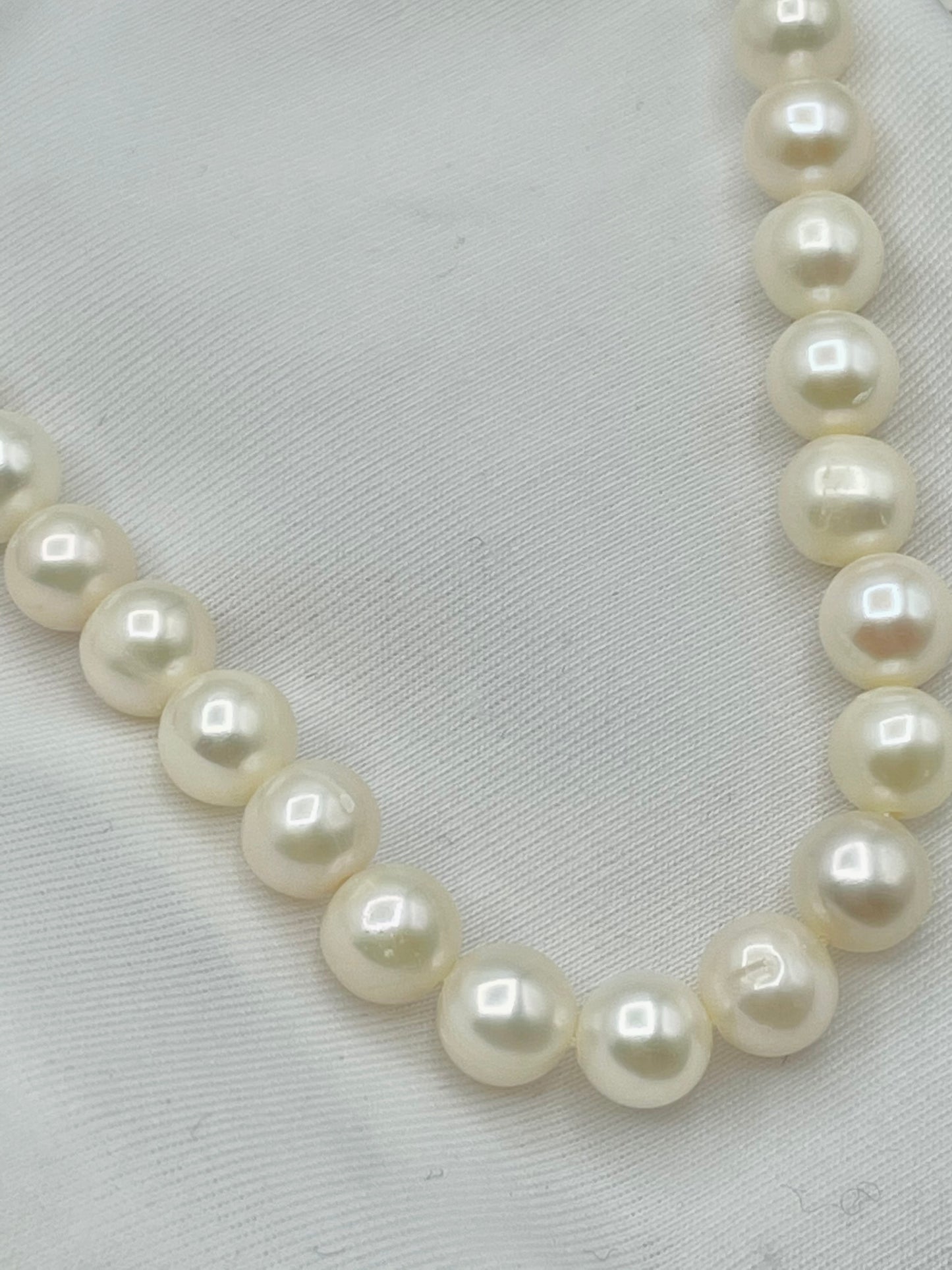AA Grade Round freshwater pearl necklace