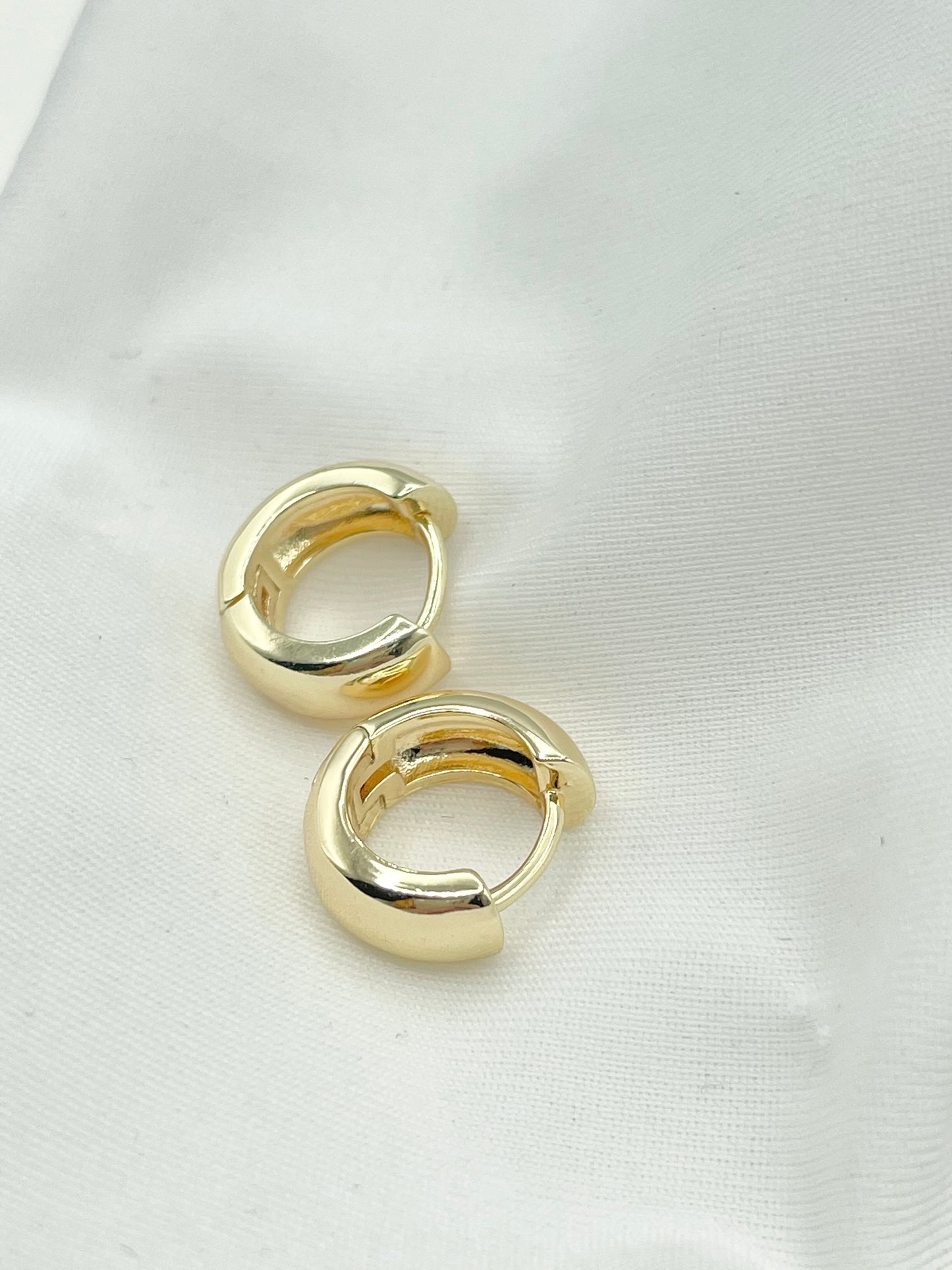 14k Mini Chunky Hoop